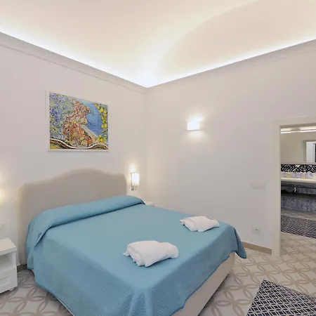 Paradise House Apartman *